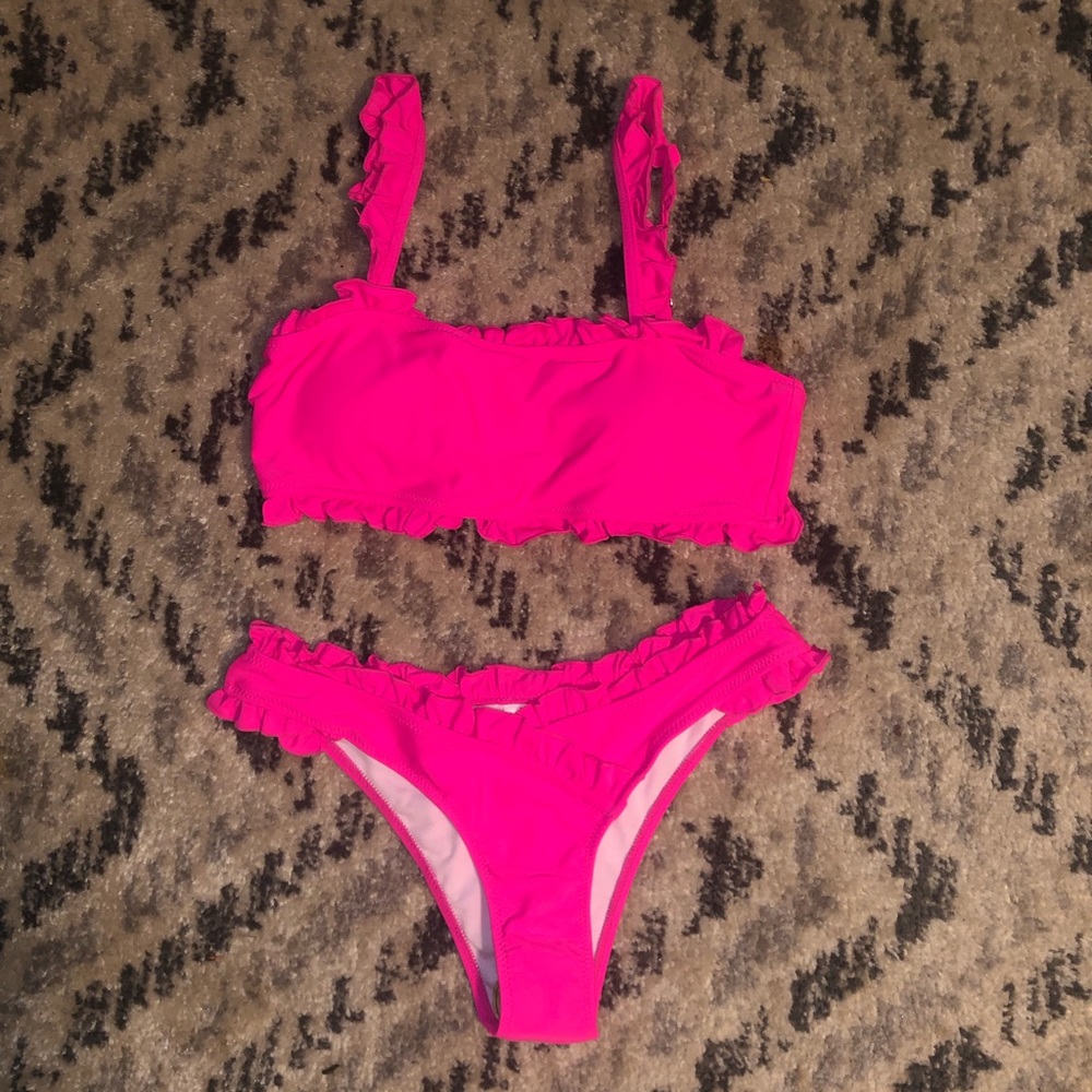Frill trim bikini